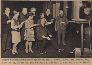 Rozhlasová hra ve studiu. In Pestrý týden, 6. 4. 1927